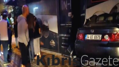 antalyada ogluyla tartisan adam fren yerine gaza basinca is yerine boyle daldi dj2rx59h
