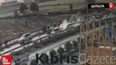 antalyada surucu fenalasip aractan indi arkadan gelen araclar birbirine girdi EOBWZThf