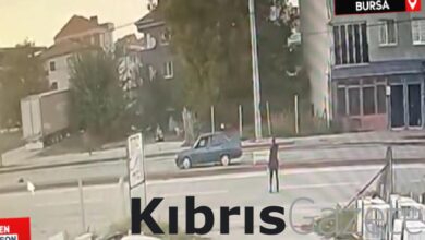 bursada 2 yasindaki cocuga otomobilin carptigi anlar kameraya yansidi JDfCrqmn