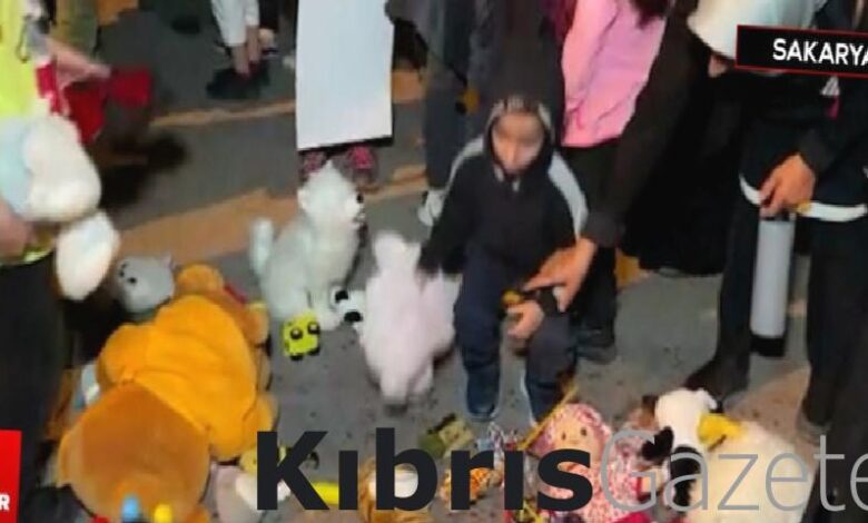 filistinde katledilen cocuklarin sesi olup yere oyuncak attilar HOyMULnI