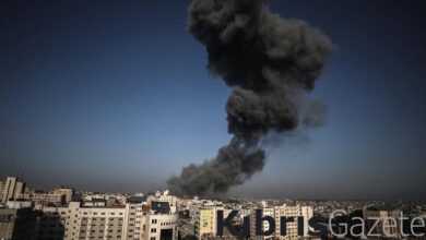 Gazze'de bölgeyi bombaların patlamasıyla çıkan alevler aydınlatıyor 4 gazzede bolgeyi bombalarin patlamasiyla cikan alevler aydinlatiyor XqSVn4gN