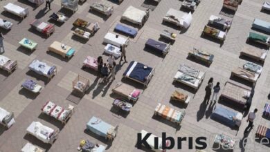 gazzede israilli rehineler icin 230 bos yatak sergilendi p3hvEx8y