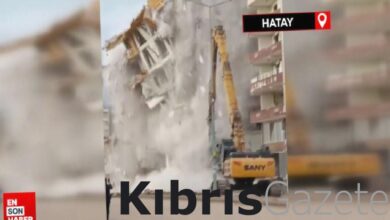 hatayda merakla izledikleri binanin yikim aninda kacacak yer aradilar AHELlWU6