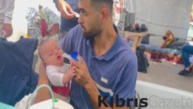 İsrail elektriği kesti! Filistinli baba, çocuğu için gazetecilerin ekipmanlarını kullandı 9 israil elektrigi kesti filistinli baba cocugu icin gazetecilerin ekipmanlarini kullandi WbiSM4Mm