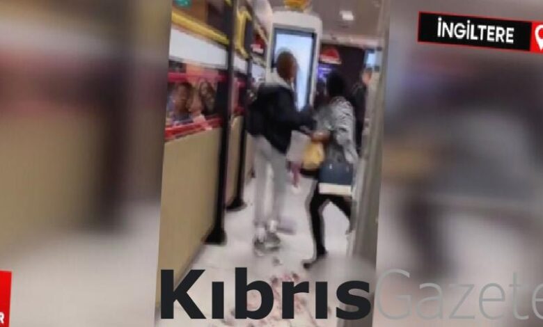 israili protesto etmek icin londradaki mcdonaldsin icine bir suru fare atti D1JarUty