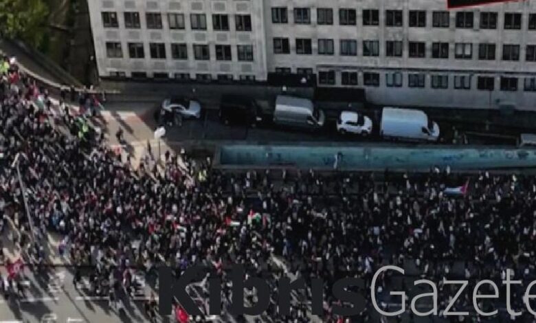 londrada binlerce kisinin katildigi filistine destek gosterisi HbvF2VqA