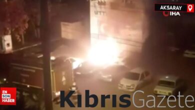 aksarayda park halindeki otomobil alev alev yandi d29OONUr