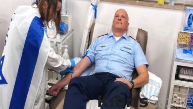 alman hava kuvvetleri komutani gerhartz israile kan bagisladi P1OKVHm6