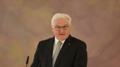 almanya cumhurbaskani steinmeier katara inisinde ucakta 30 dakika bekledi wicONUjK