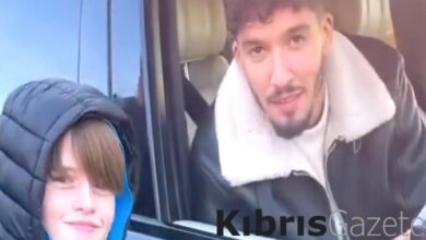 Altay Bayındır'dan anlamlı hareket! Minik hayranına eldivenini hediye etti 4 altay bayindirdan anlamli hareket minik hayranina eldivenini hediye etti E6jPfbTG