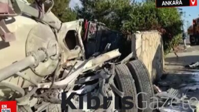 ankarada otomobille carpisan beton mikseri duvara carparak devrildi u2yUAAjK