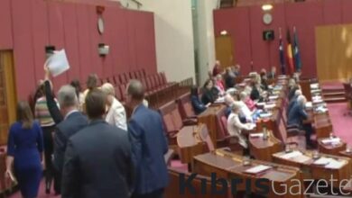 Avustralya'da senatörlerin Gazze tepkisi: Oturumu terk ettiler 9 avustralyada senatorlerin gazze tepkisi oturumu terk ettiler eBcGM98d