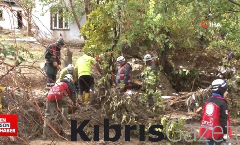 batmanda saganak yagista kerpic ev coktu yw7hsewI