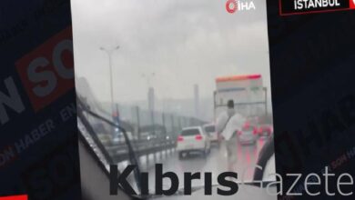 Beylikdüzü E-5’te seyir halindeki araçların arasında koşan şahıs 4 beylikduzu e 5te seyir halindeki araclarin arasinda kosan sahis q5cmIp4h