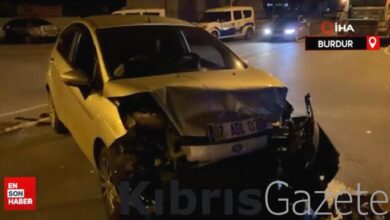 Burdur’da kavşağa kontrolsüz giren 2 otomobil çarpıştı 7 burdurda kavsaga kontrolsuz giren 2 otomobil carpisti ADqjw2Ag