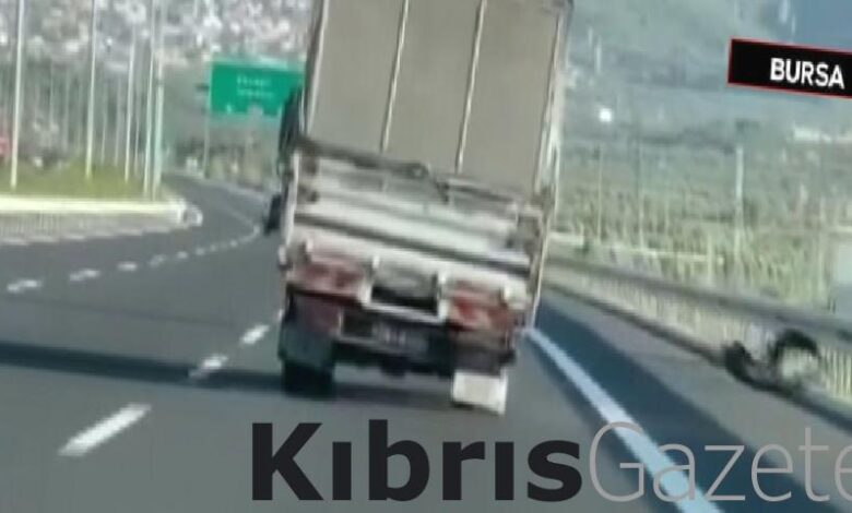 bursada otobanda savrularak ilerleyen kamyonet surucusu KcJLewBO