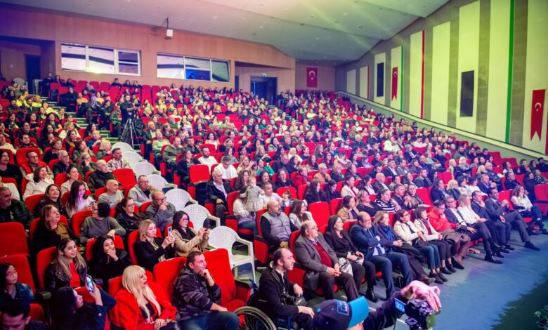 Çağdaş Müzik Derneği Korosu, Erkay Yıldız için konser verdi 1 cagdas muzik dernegi korosu erkay yildiz icin konser verdi pURiYrzE