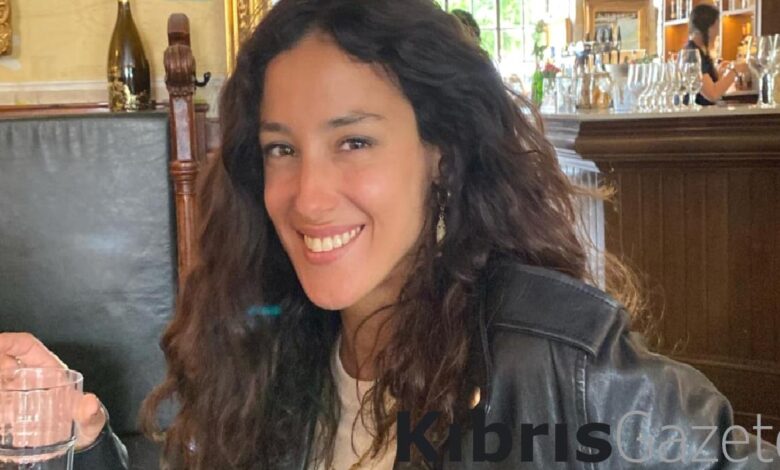 Cansu Tosun, Serenay Sarıkaya'nın annesiyle yasak aşk yaşayan babasıyla ilgili konuştu 1 cansu tosun serenay sarikayanin annesiyle yasak ask yasayan babasiyla ilgili konustu wwkpM3Qt