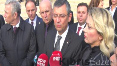 chp genel baskani ozgur ozelden anitkabirde aciklamalar aKiddGCd