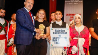 Cumhurbaşkanı Ersin Tatar, 26. Cumhuriyet Halk Dansları Şöleni’ni izledi 2 cumhurbaskani ersin tatar 26 cumhuriyet halk danslari solenini izledi hThsJDbN