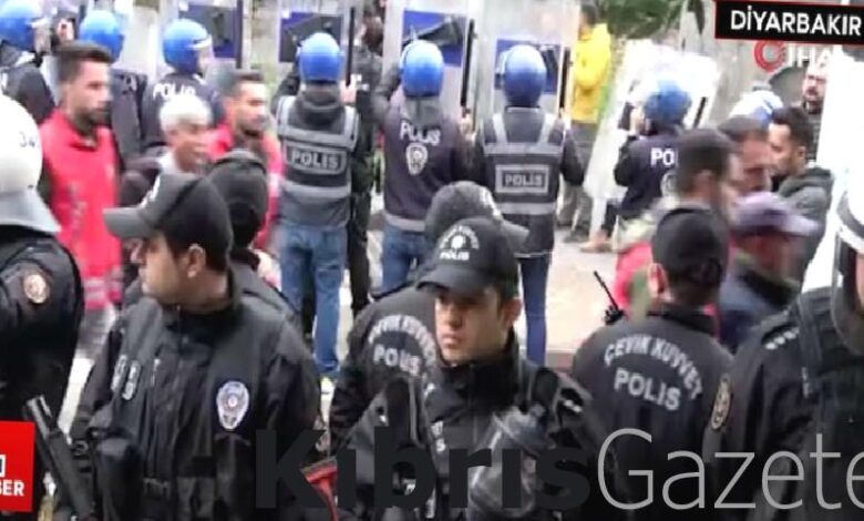 diyarbakirda izinsiz gosteri yapan hedeplilere polis mudahalesi J2A3u8T4