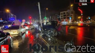 duzcede cip ile otomobilin carpistigi kazada 2 kisi yaralandi bgIZxSmc