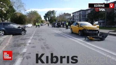 Edirne'de iki otomobil çarpıştığı kazada metrelerce fren izi 4 edirnede iki otomobil carpistigi kazada metrelerce fren izi HAfWsPs2