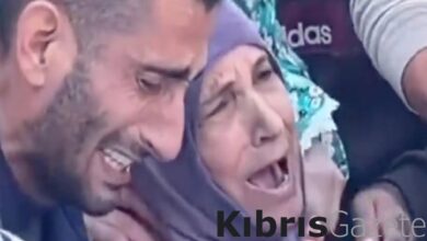 Gazzeli aile, şehidine çığlık çığlığa ağıt yakarak veda etti 2 gazzeli aile sehidine ciglik cigliga agit yakarak veda etti iSMtyjy9