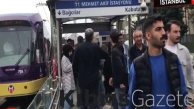 gungorende tramvay arizasi vatandaslar raylarda yurumek zorunda kaldi xhEFr1nA