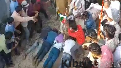 hindistanda inekler yere yatanlarin uzerinden gecti tzkTB9sD