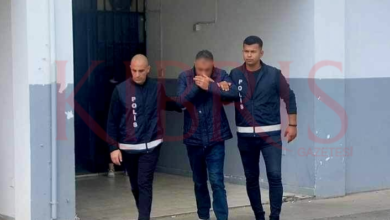 ilgi duydugu kadinin odasina gizli kamera yerlestirdi LmgFI6AV