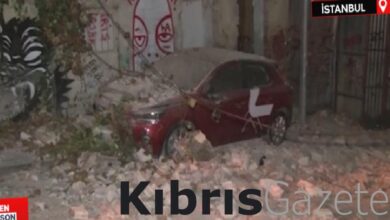 istanbulda metruk binadan dokulen taslar 3 araca zarar verdi LAvXgZkd