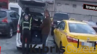 İstanbul'da turisti görünce aracındaki müşteriyi indiren taksici trafikten men edildi 3 istanbulda turisti gorunce aracindaki musteriyi indiren taksici trafikten men edildi ktjKry98