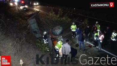 kastamonuda agac yuklu traktor ile carpisan kamyonet alev aldi AbD1IrpX