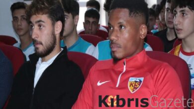 Kayserisporlu futbolcular, öğrencilerle bir araya geldi 5 kayserisporlu futbolcular ogrencilerle bir araya geldi 3Mw3g74D