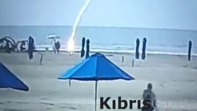 Kolombiya'da plajda yıldırım isabet etti: Hayatını kaybetti 8 kolombiyada plajda yildirim isabet etti hayatini kaybetti 8pH2OptS