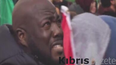 Londra'da Gazzelileri destekleyen Hristiyan: 2 milyon insan rehine 5 londrada gazzelileri destekleyen hristiyan 2 milyon insan rehine AGwAIfyI