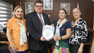 maliye bakani berova alsancak mare monte yardim dernegi uyelerini kabul etti zjmUnS2U