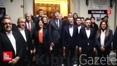 Özgür Özel, Pervin Buldan ile operaya katıldı 3 ozgur ozel pervin buldan ile operaya katildi CVzNDH2I