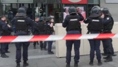 pariste banliyo treninde tekbir getiren bir kadin polis tarafindan vuruldu aHscIkW3
