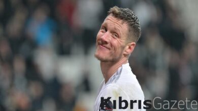 riza calimbay wout weghorstu veto etti J4CumUul