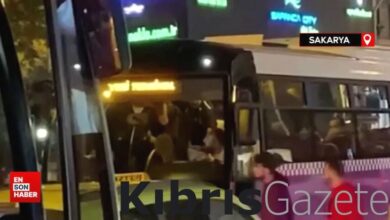 sakaryada yolcu otobusunde tekme tokat birbirlerine girdiler GNWfzSpg
