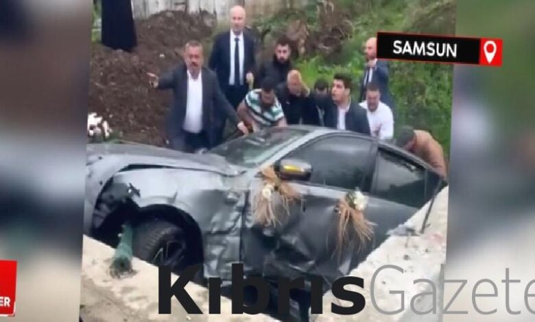 Samsun'da konvoydaki gelin arabası boş araziye düştü 1 samsunda konvoydaki gelin arabasi bos araziye dustu R7aefOHj