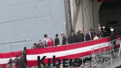 sarayburnu limanina demirleyen tcg anadolu gemisi ziyarete acildi tt2kSrT3