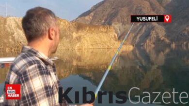sular altinda kalan yusufelinde oltayla balik tutulmaya baslandi 1aXDQnqn