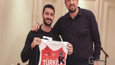 TBF Başkanı Hidayet Türkoğlu, 21 yıl önce kendisine mektup yazan genci ağırladı 10 tbf baskani hidayet turkoglu 21 yil once kendisine mektup yazan genci agirladi rgntrDR5