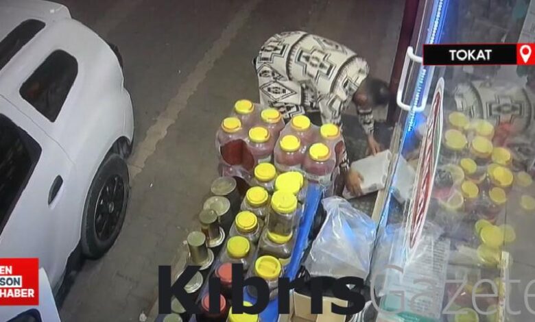 tokatta kapali marketin onunden urunleri alip not birakti PujDh9Zl