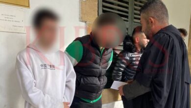 Alkollü içki hırsızlığında aranan iki genç yakalandı 7 alkollu icki hirsizliginda aranan iki genc yakalandi r9chsApt