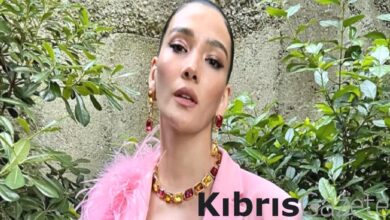 aybuke pusat transparan elbisesiyle sosyal medyayi salladi tutustuk FAEhi2nq