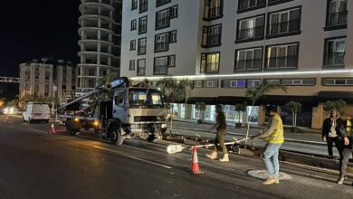 Aydınlatma direkleri Ecevit Caddesi’nde yerini almaya başladı 4 aydinlatma direkleri ecevit caddesinde yerini almaya basladi KKtB2XyH